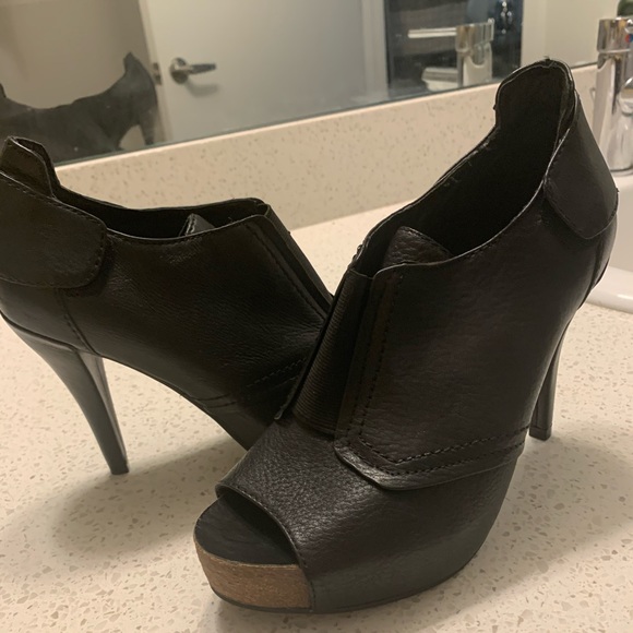 Vince Camino peep toe booties - Picture 1 of 2